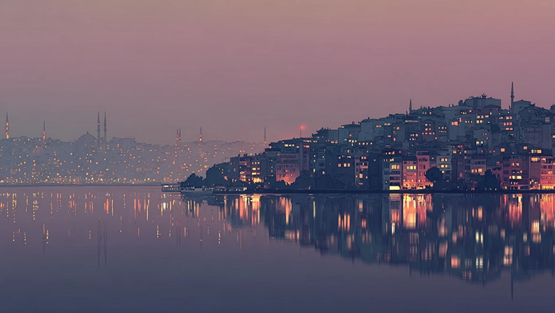 İstanbul Boğazı'nda sakin bir akşam manzarası